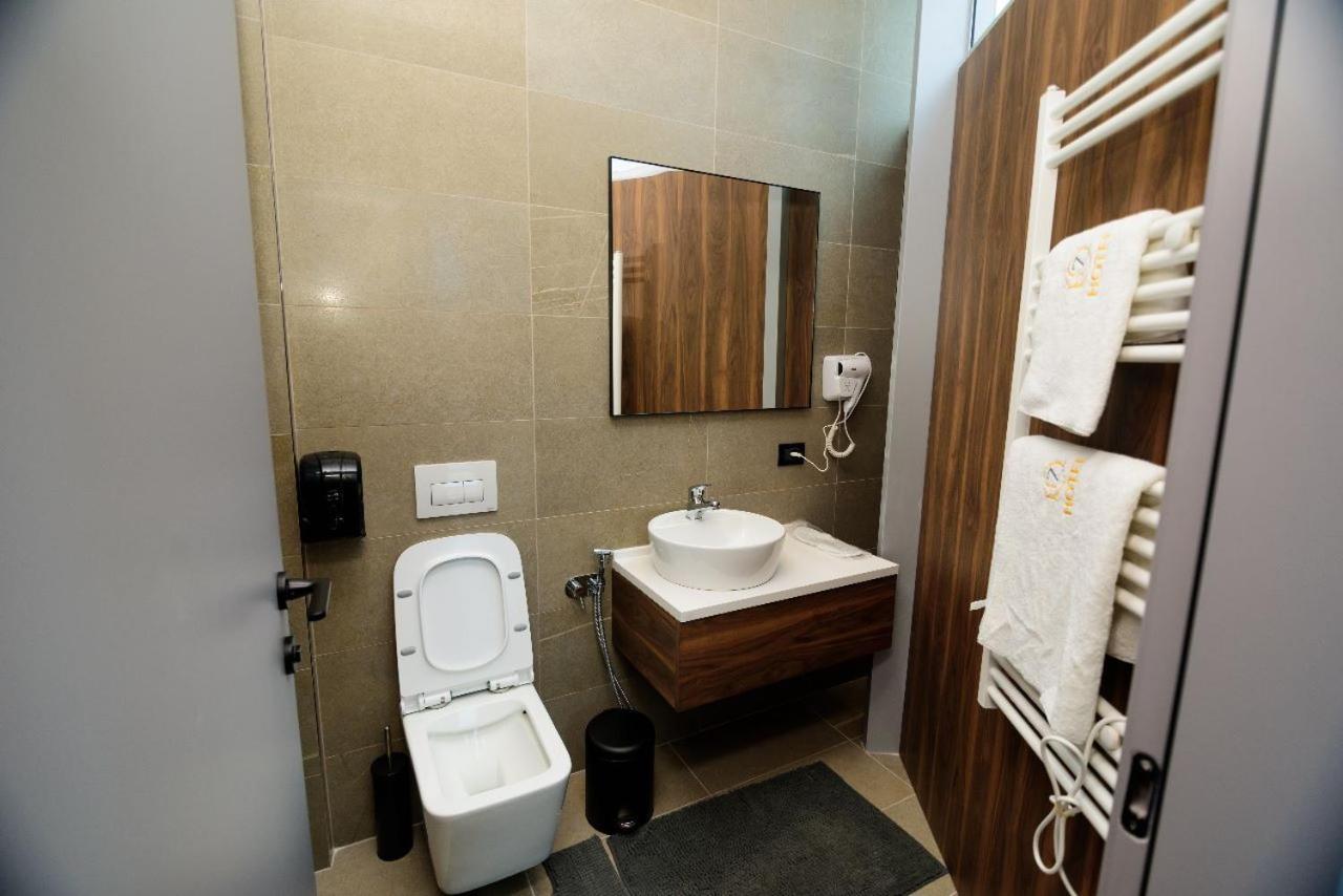 Hotel Zeneli Vlorë Εξωτερικό φωτογραφία