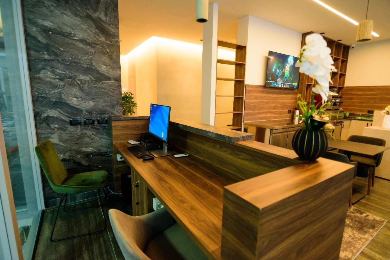Hotel Zeneli Vlorë Εξωτερικό φωτογραφία