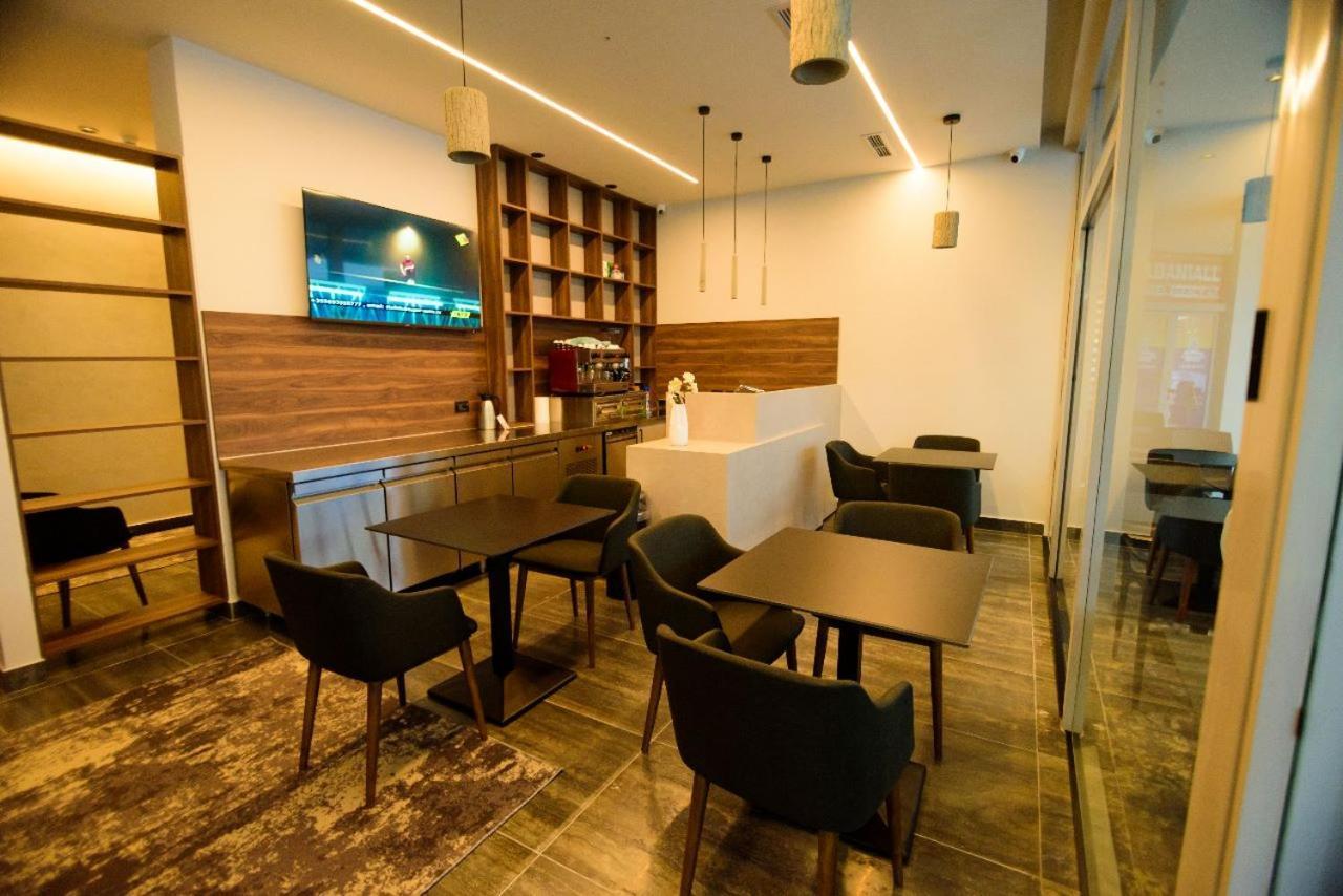 Hotel Zeneli Vlorë Εξωτερικό φωτογραφία